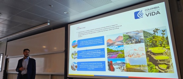 Embajada de Colombia en Dinamarca exalta la transición energética y las posibilidades de inversión en Colombia en el evento "Colombia's Energy Crossroads"
